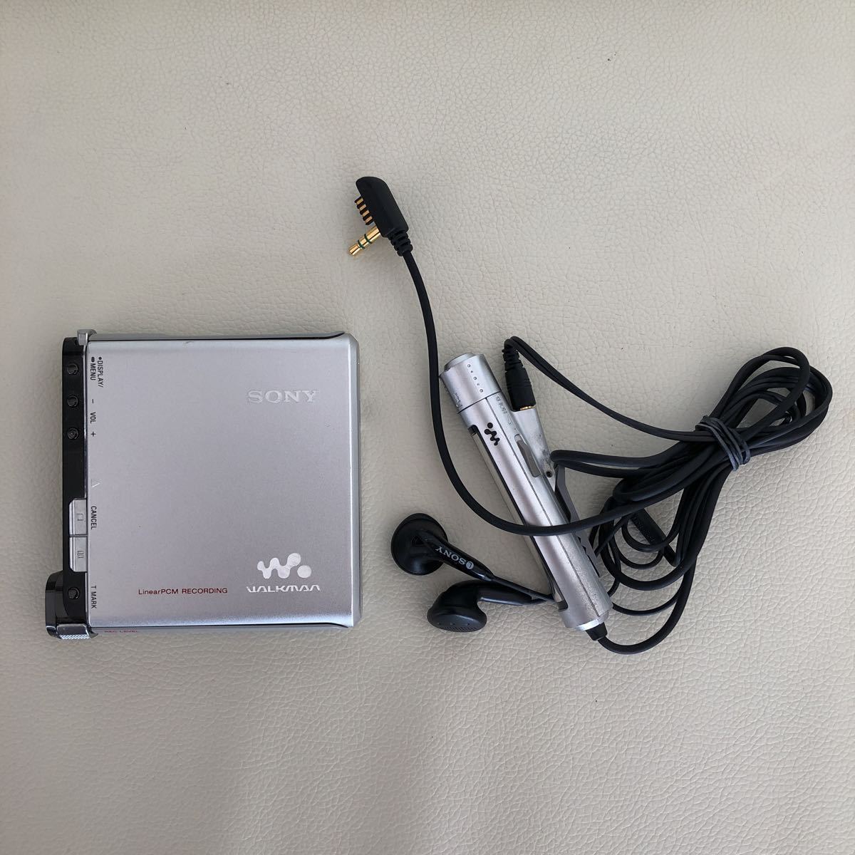 【新品，定番】 SONY ソニー WALKMAN ウォークマン MZ-RH1 MDプレーヤー ポータブルプレーヤー(録音、再生)｜売買されたオークション情報、yahooの商品情報をアーカイブ公開 - オークファン 録音、再生