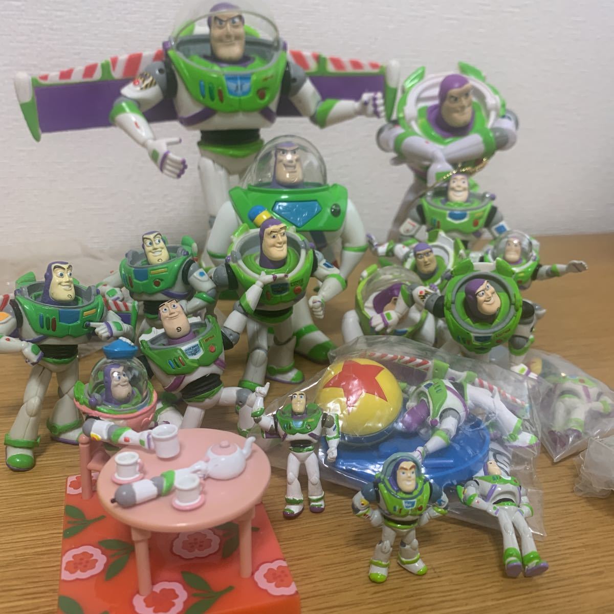 ディズニー トイストーリー バズライトイヤー フィギュア ストラップ リーメント 陶器 大量セット まとめて トイ ストーリー 売買されたオークション情報 Yahooの商品情報をアーカイブ公開 オークファン Aucfan Com ディズニー トイストーリー バズライトイヤー フィギュア ストラップ リーメント 陶器 大量セット まとめて トイ ストーリー 売買されたオークション情報 Yahooの商品情報をアーカイブ公開 オークファン Aucfan Com