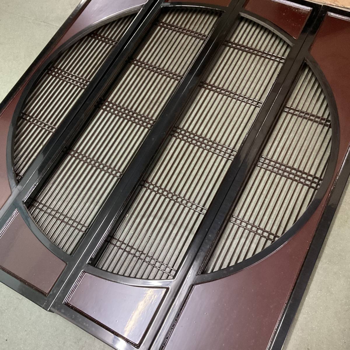 円窓障子 組子 アンティーク 寺院 パーティションに 小道具 和風 寺院建築 仏壇パーツ その他 売買されたオークション情報 Yahooの商品情報をアーカイブ公開 オークファン Aucfan Com