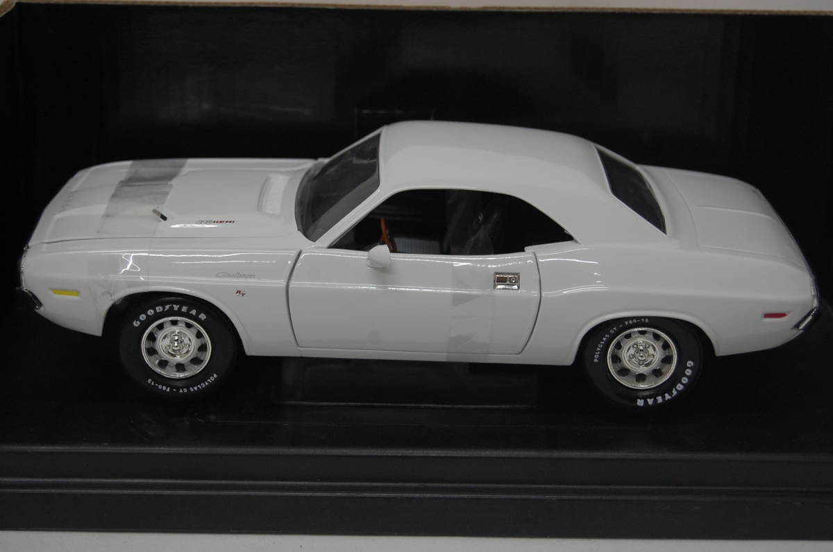 35-6 アーテル 1/18スケール バニシングポイント 1970 ダッジ 