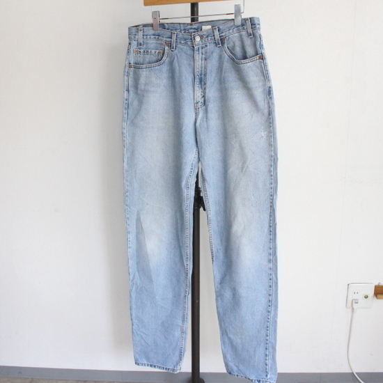 【お買い得，限定SALE】 G277 90sビンテージ リーバイスLEVIS550 デニムパンツ USA製 1990年代製 表記36インチ アイスブルー バギー アメカジ ストリート 古着 卸(W34)｜売買されたオークション情報、yahooの商品情報をアーカ W34