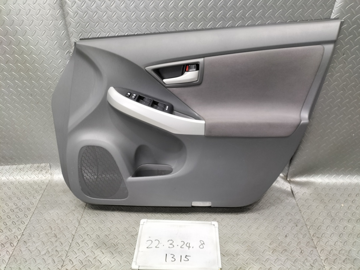 ☆ZVW30 トヨタ プリウス S 平成23年 純正 フロント 右 ドア トリム