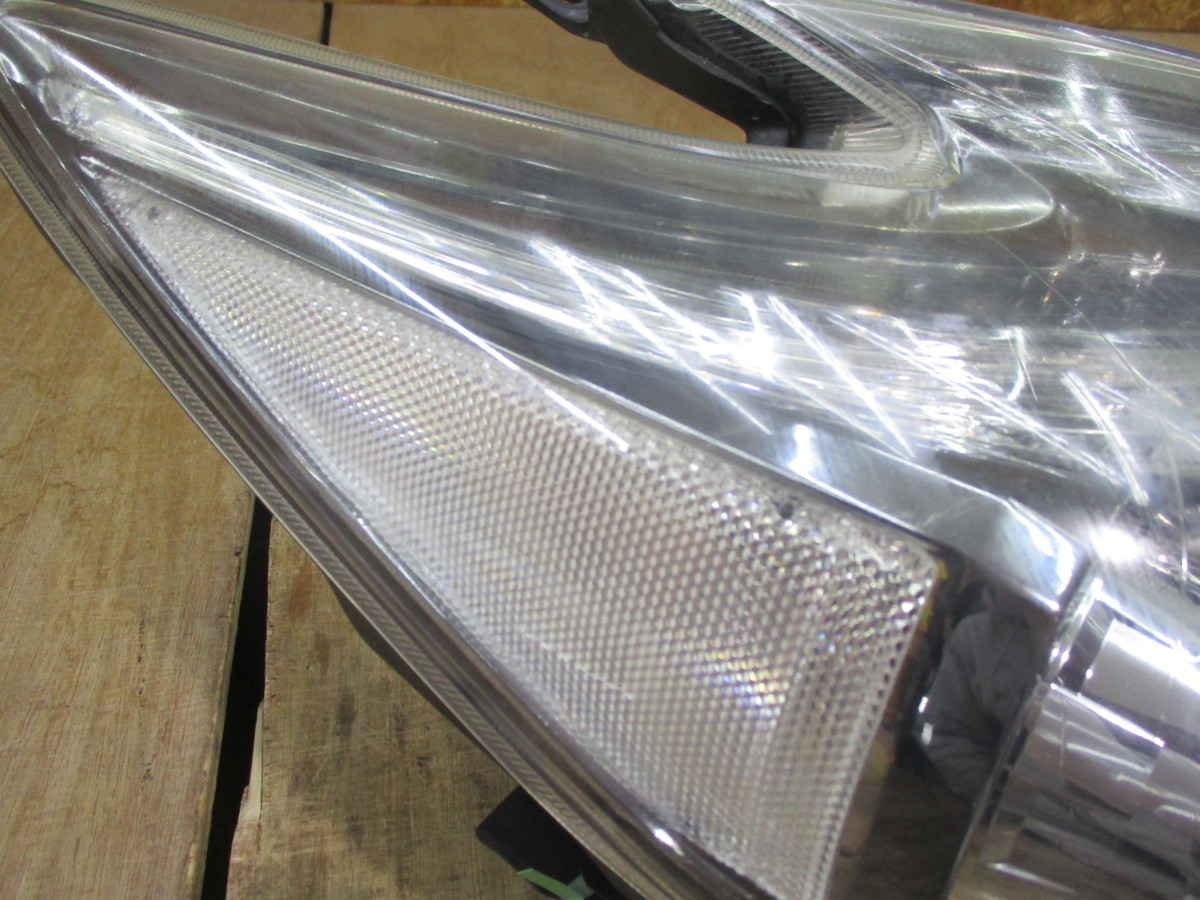 即決　プリウス　ZVW30 後期　LED　右ヘッドライト　純正　81145‐47383/ KOITO 47-30 刻印:サ プリウス ZVW30 後期 プリウス30 純正ヘッドライト ジャンク!!