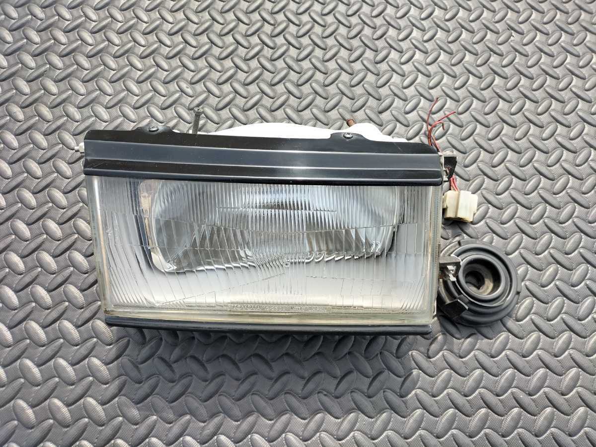 トヨタ AE80 カローラ ヘッドライト 運転席側 TOYOTA 12-230R 光軸調整  