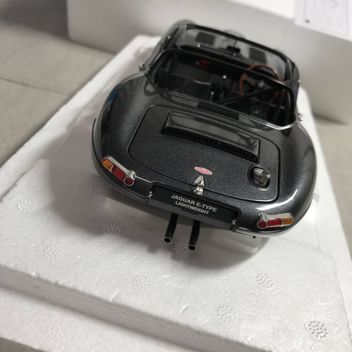 AUTOart 1&frasl;18 ジャガー Eタイプ ライトウェイト | ホワイト オートアート Jaguar Lightweight ダーク・グレー 0 - ヨドバシ.com 完成品 （シルバー）73646