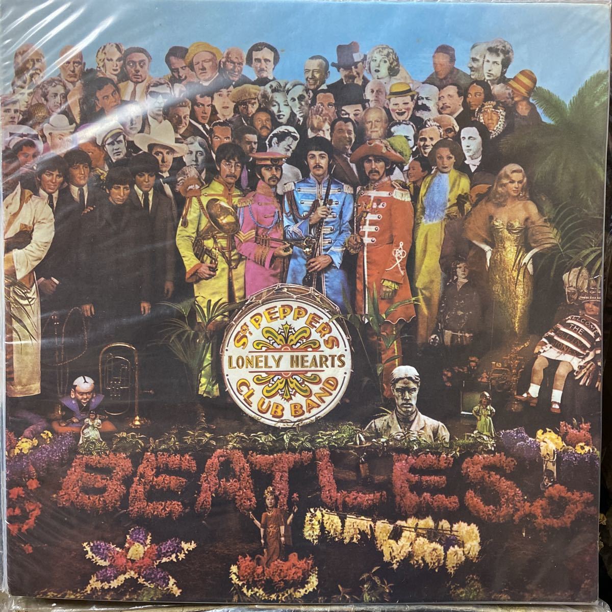 【高品質，限定SALE】 ブラジル原盤 モノラル ホワイトトップ カットアウト完備 稀少な THE BEATLES/ SGT.PEPPER&rsquo;S ODEON BTX-1004 ビニールカヴァー見開き(SGT. PEPPER'S LONELY HEARTS CLUB BAND)｜売買されたオークション情報 B