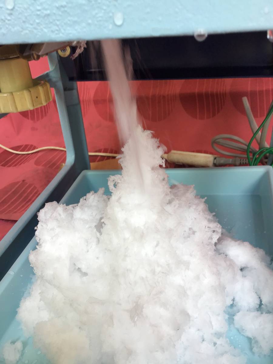 【送料無料】初雪　HF-300 アイススライサー　氷削機 　業務用　 かき氷機　 動作確認