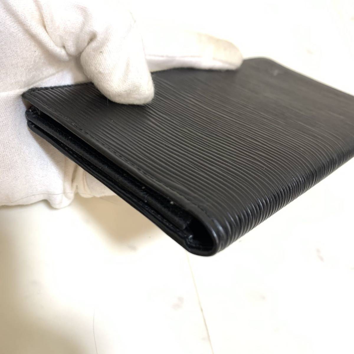 使用僅か 美品 LOUIS VUITTON ルイヴィトン エピ ポルト カルト 