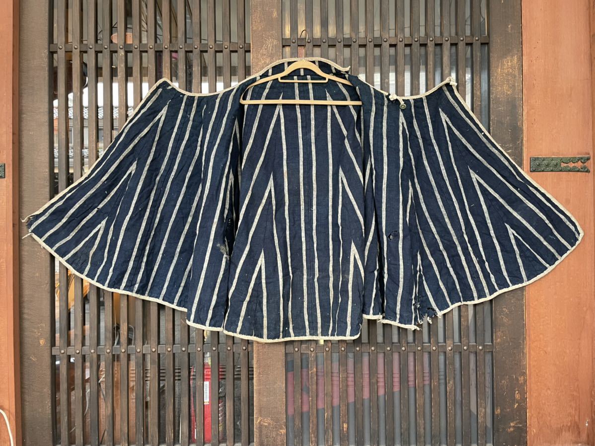 江戸明治 道中合羽 かっぱ 藍染 ツギハギ 古布 リメイク 襤褸 当時物 長着/ボロ/BORO/羽織/古裂/リメイク材/アンティーク/手縫い 藍染 道中合羽 襤褸 ジャパンヴィンテージ 縞模様 ジャパン