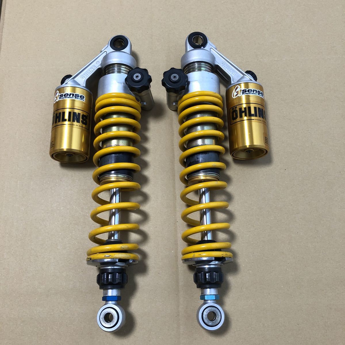 ÖHLINS 調整可能 サスペンション　CB1000SF(SC30) ÖHLINS 調整可能 サスペンション CB1000SF(SC30) オーリンズ バイク用