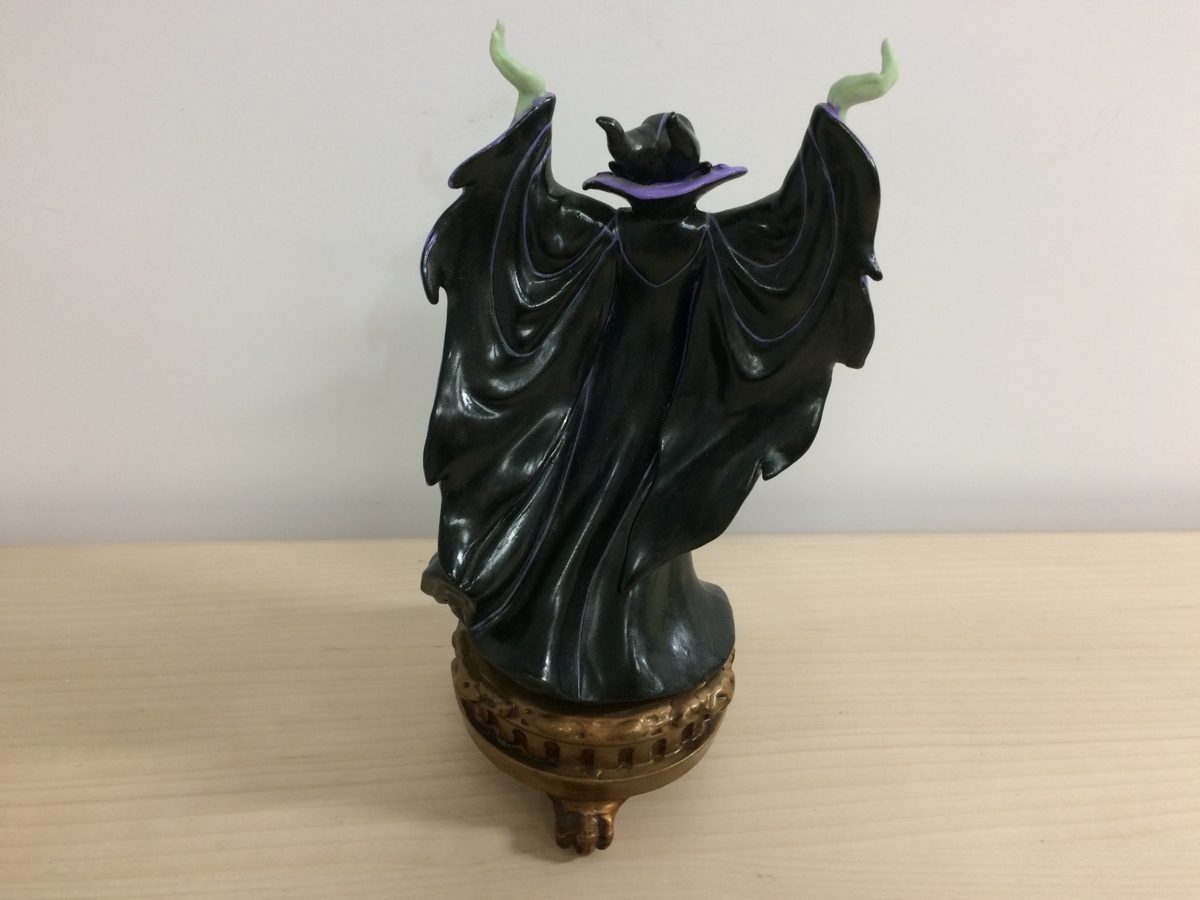 ディズニー ヴィランズ 眠れる森の美女 マレフィセント フィギュアリン 