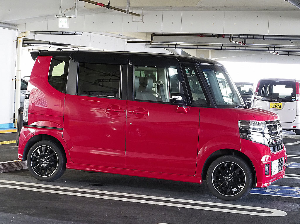 ☆希少！N-BOX！カスタムGターボ Lパッケージ4WD☆赤黒ツートン