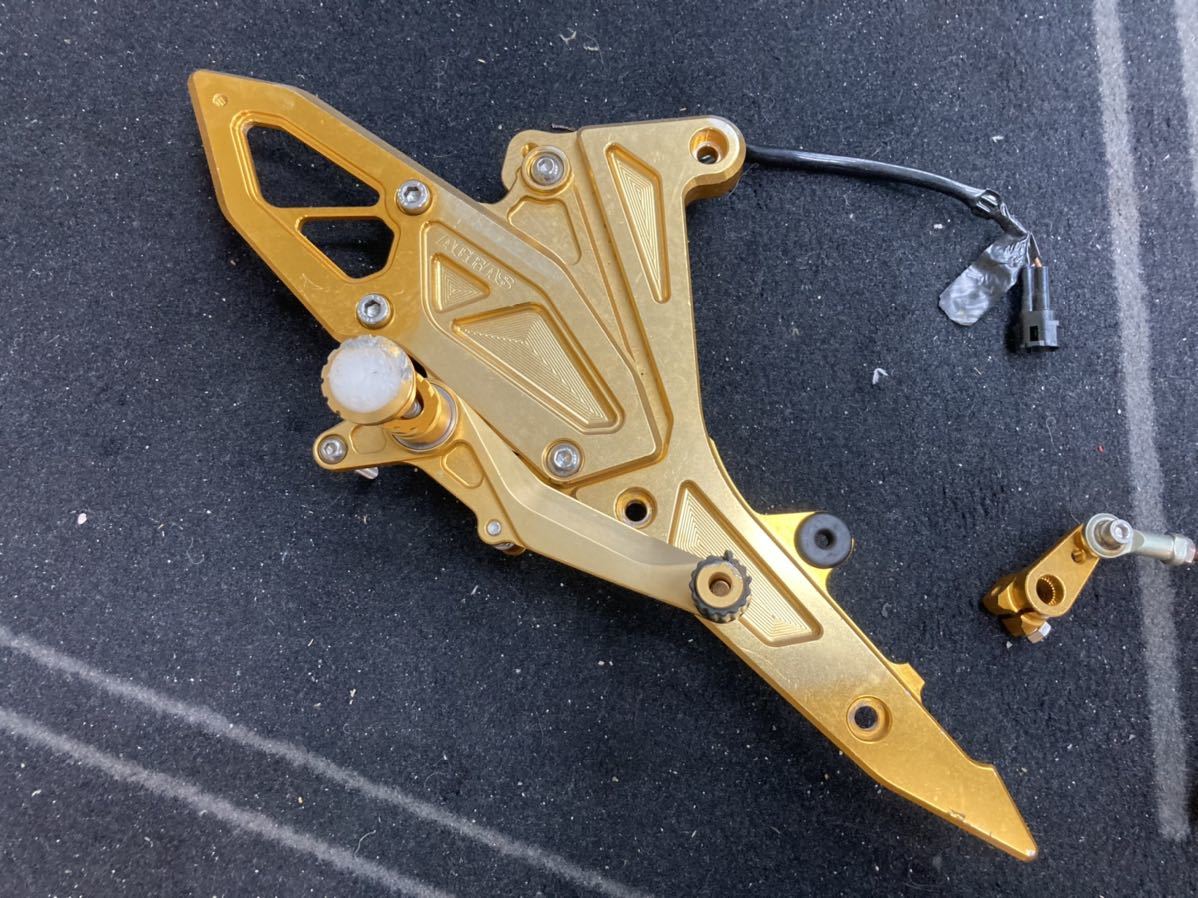 ☆ KWASAKI Ninja400 10-13 バックステップ AGRAS アグラス　タンデムステップ無 ☆　ジャンク　ER400B ニンジャ400 | ニンジャ トリックスター MOTO-TRON Webike 250&frasl;400用のバックステップが12月中旬