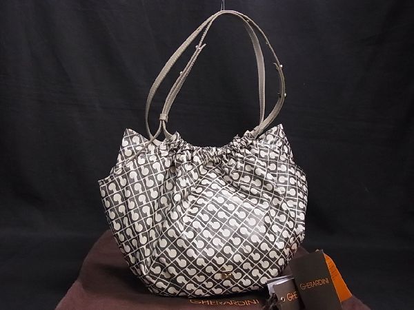 ハンドバッグ売場のスナップ | 大阪タカシマヤ | タカシマヤスナップ 
