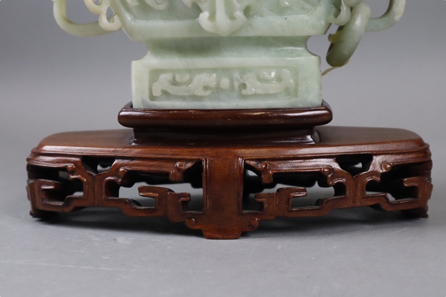 中国美術 翡翠玉石彫刻 饕餮紋環付蓋物 香炉 唐木台付 置物 高41cm 9kg