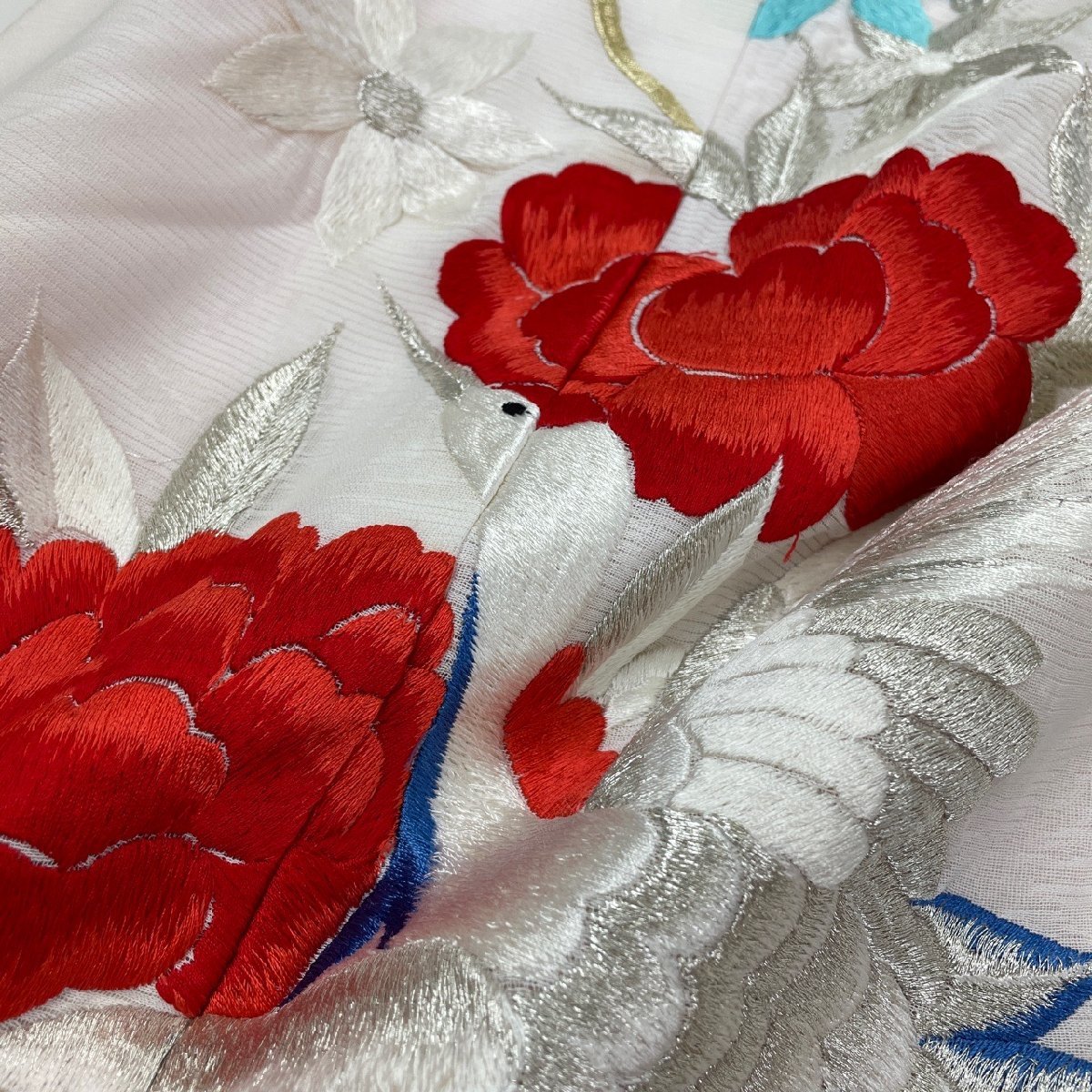 赤いバラ刺繍 酸っぱかっ 金色の鶴 夏色打掛