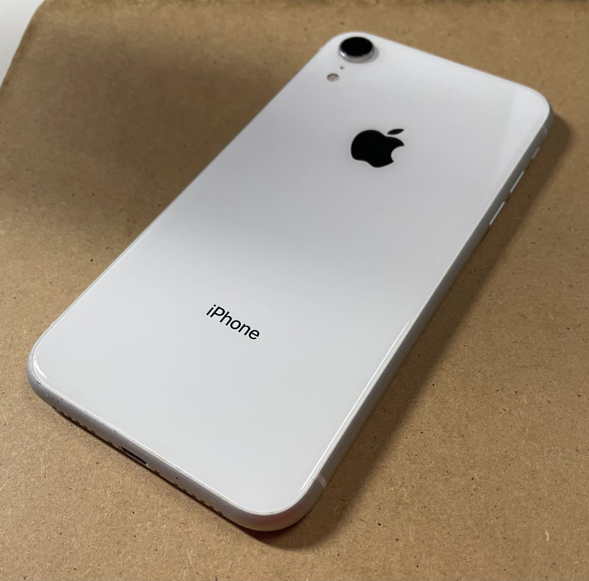 iPhone XR 128G ホワイトSIMロック解除済 美品 Apple SIMフリー 正規