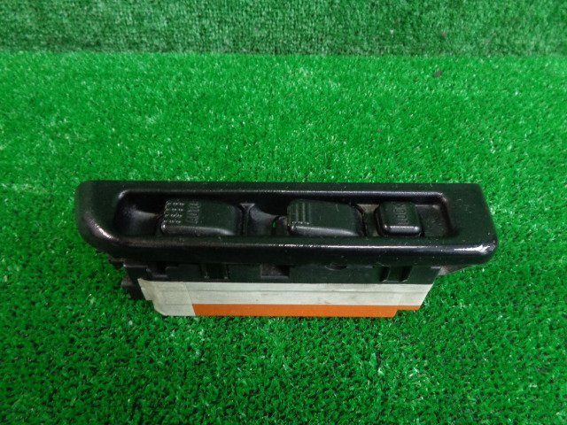  エルフ KR- NKR81LV 純正右パワーウィンドウスイッチASSY 24V 運転席側 P/W(内装)｜売買されたオークション情報、yahooの商品情報をアーカイブ公開 - オークファン 内装