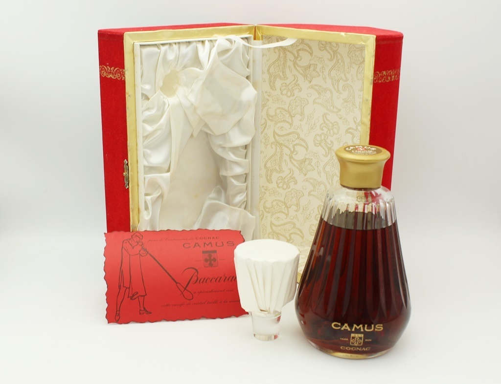 カミュ CAMUS カラフェ バカラ 700ml コニャック 古酒 化粧箱付 カミュ