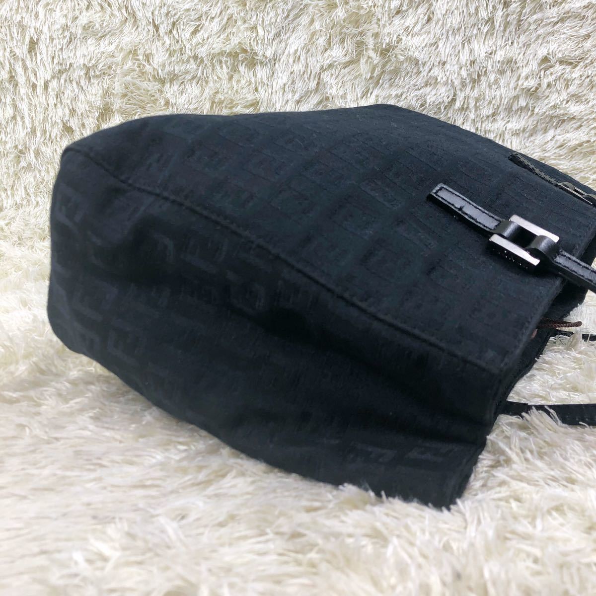 1円 【極美品】FENDI フェンディ ズッキーノ ズッカ トートバッグ ハンドバッグ ショルダー キャンバス FF レザー 金具 グッチ 黒 ブラック フェンディ FENDI ズッキーノ ワンショルダーバッグ マンマバケット FH1194