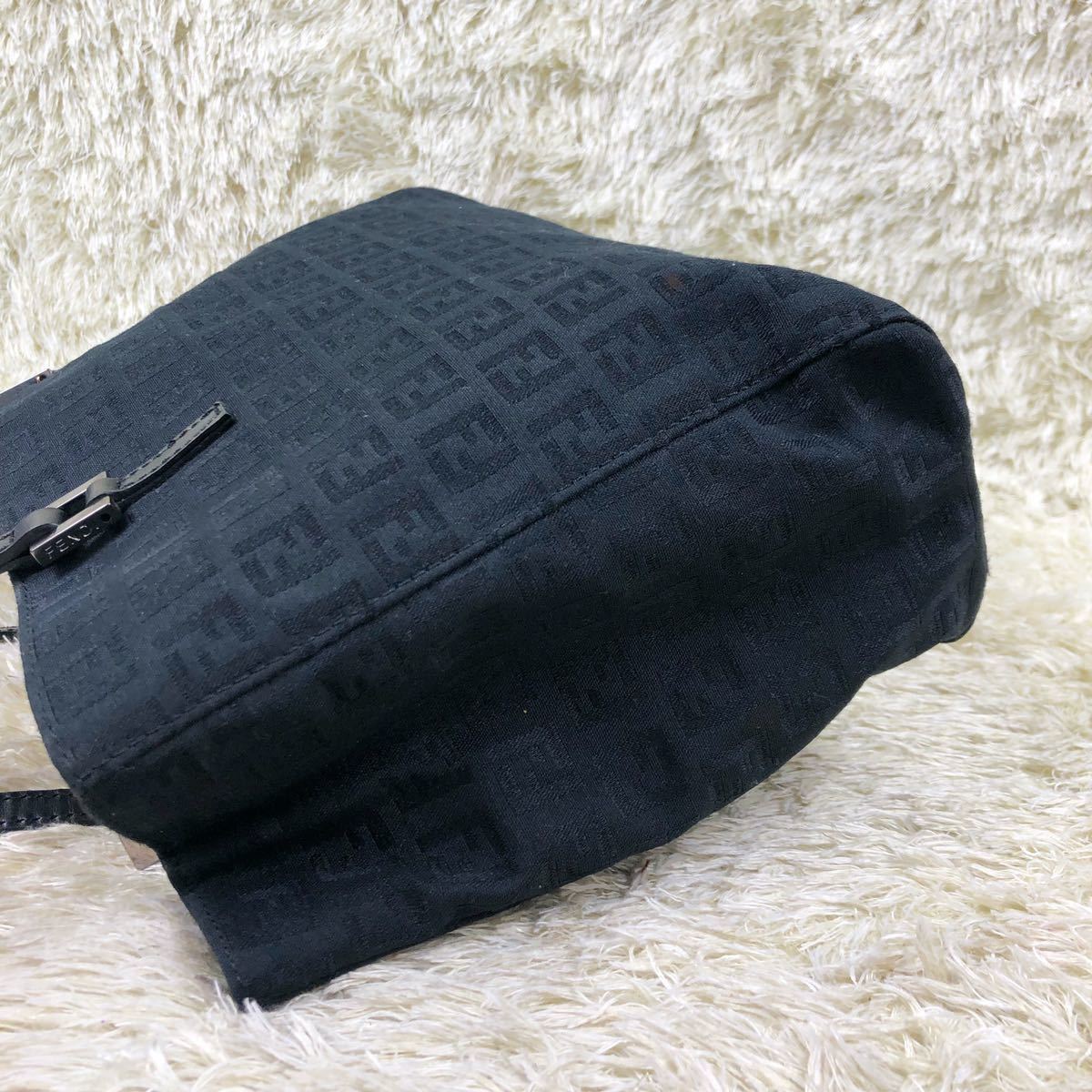 1円 【極美品】FENDI フェンディ ズッキーノ ズッカ トートバッグ ハンドバッグ ショルダー キャンバス FF レザー 金具 グッチ 黒 ブラック フェンディ FENDI ズッキーノ ワンショルダーバッグ マンマバケット FH1194