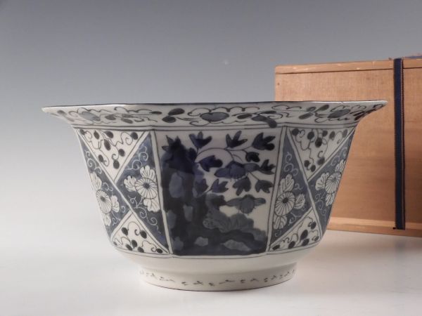 美術品・アンティーク・コレクション 古伊万里染付蛸唐草文磁器中鉢