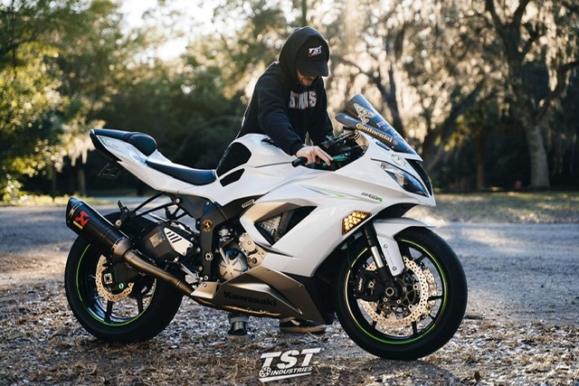 日本未発売 ! TST Industries ZX-25R NEXUS フロント LED ウィンカー 
