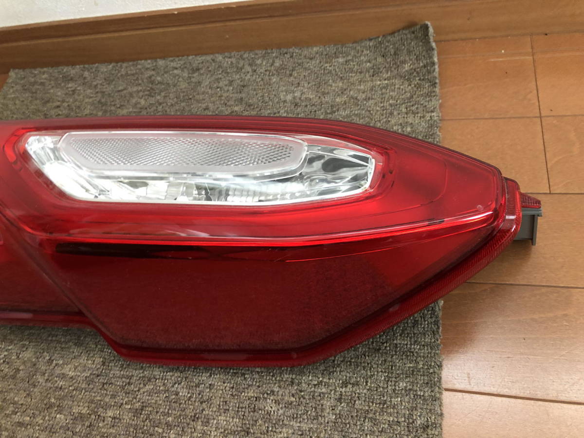 JF3 JF4 N-BOX 純正 右テールランプ N-BOX JF3 JF4 ライト付き極美品
