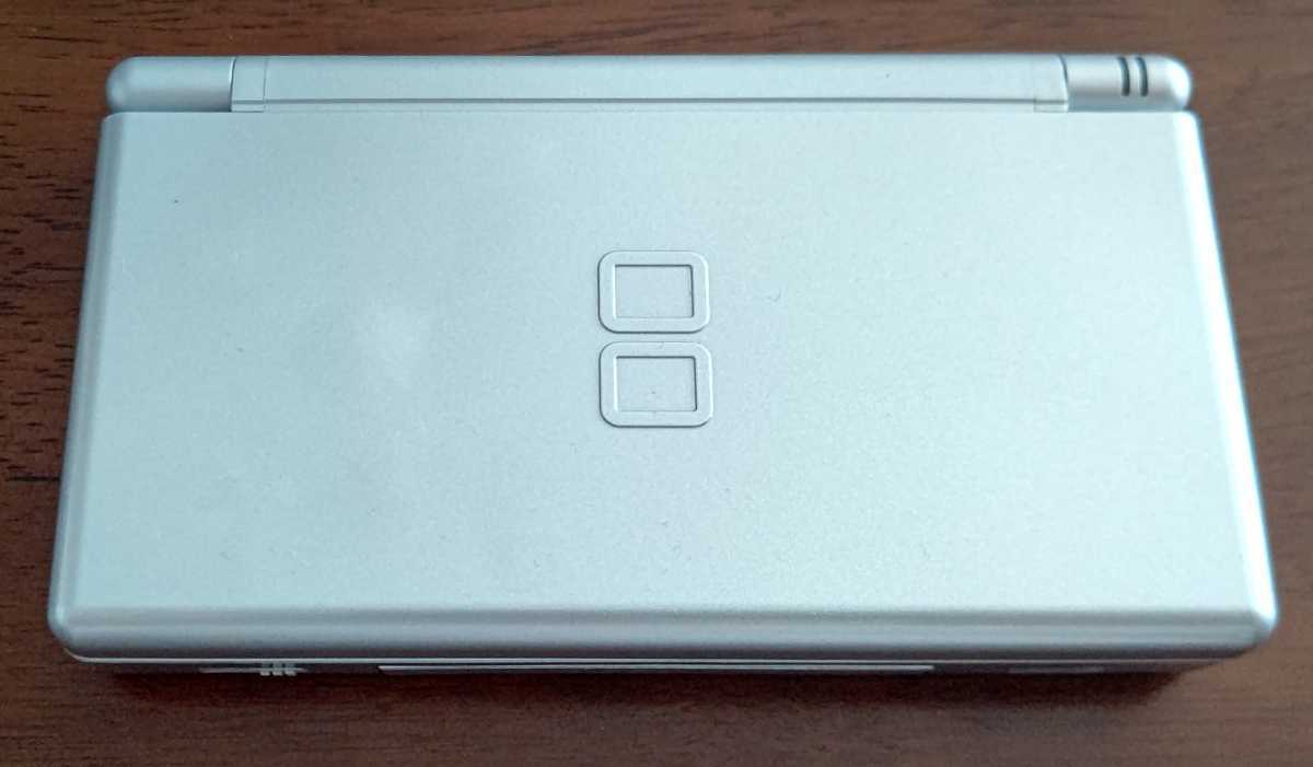 1円～☆動作確認済☆ニンテンドー DS Lite 本体☆グロス シルバー☆箱