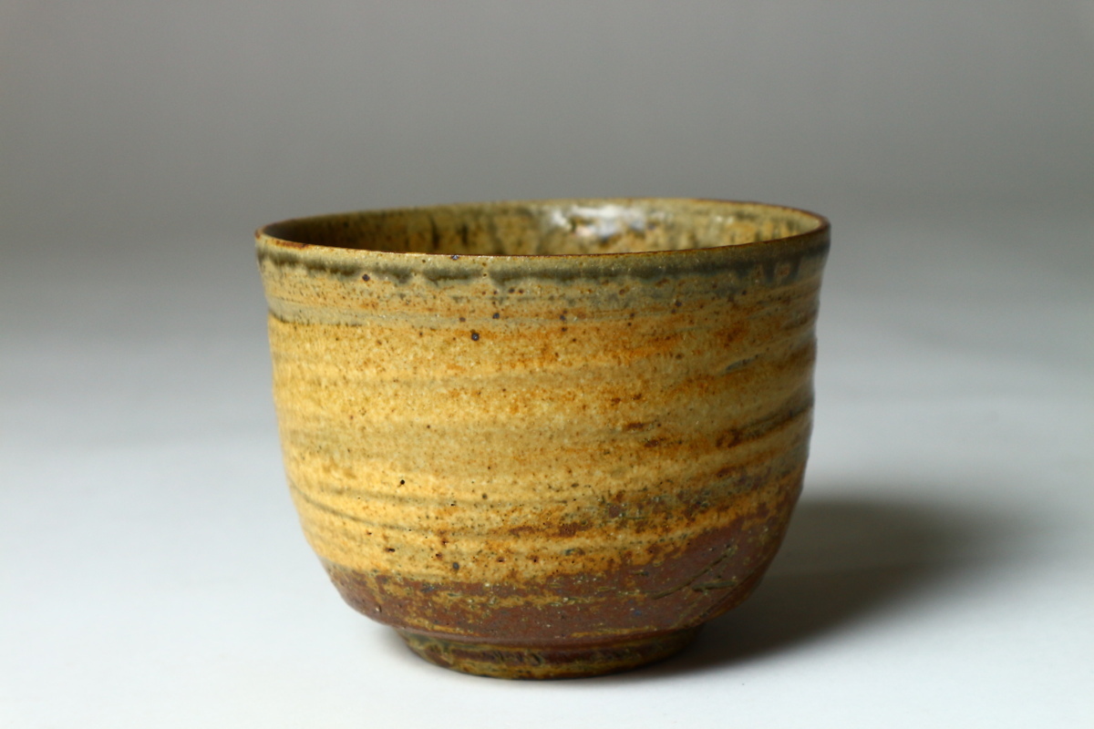 Ｔ７０１　茶碗　『刷毛目黄瀬戸茶碗』『椿窯　五島哲』　共箱　抹茶碗　茶道具 五島哲 公式通販 刷毛目黄瀬戸茶碗 茶道具 茶碗 越前椿窯 T701 抹茶