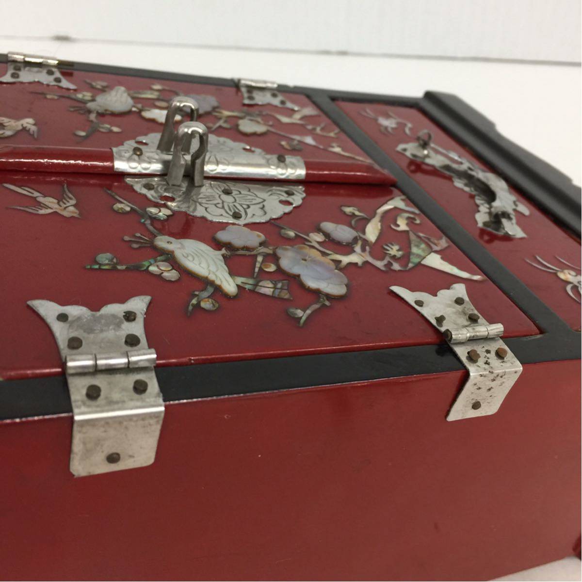 513 螺鈿細工 小物入れ ミニ箪笥 鍵付き 漆芸 漆塗 漆器 ジュエリー