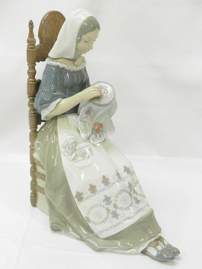 1000円スタート フィギュリン LLADRO リヤドロ 花の刺繍 婦人 女性