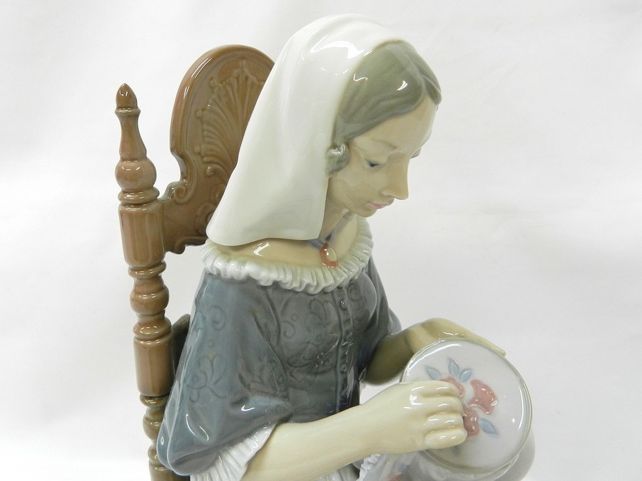 1000円スタート フィギュリン LLADRO リヤドロ 花の刺繍 婦人 女性