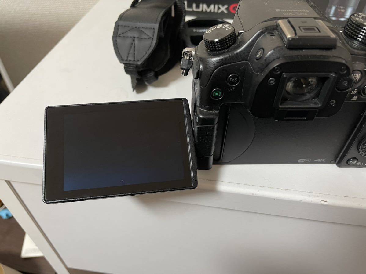 LUMIX Panasonic ボディ 予備バッテリー バッテリー付き CA01 【美品】Panasonic DMC-GH4 LUMIX Gバッテリー3個付き