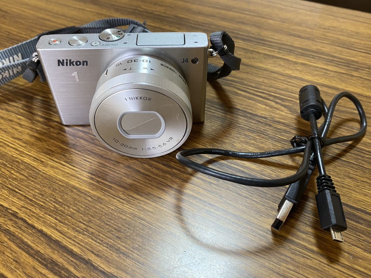 Niko J4 (動作OK、液晶のみ難あり) 最終値下げ Nikon 0 J4 SONY ダブルズームキット j4の中古品・新品・未