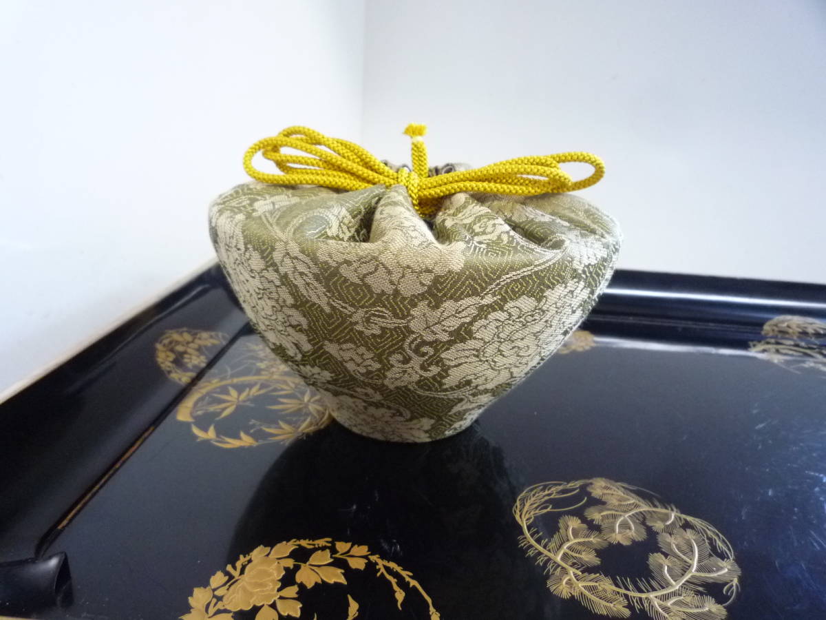 新作，格安 仕覆 しふく 二重唐草牡丹唐草緞子 ３４cm 御物袋 手縫い(志野)｜売買されたオークション情報、yahooの商品情報をアーカイブ公開 - オークファン 美濃