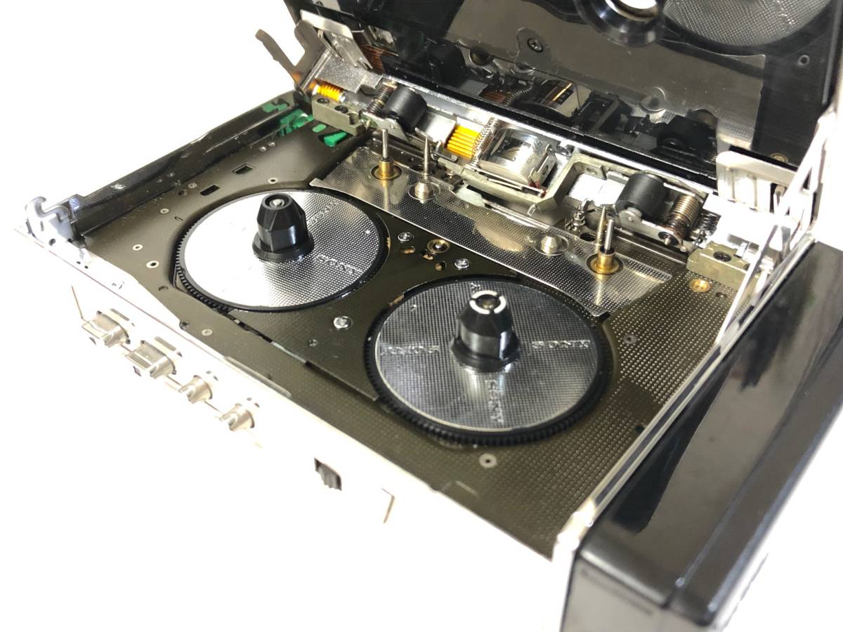 極上美品][美音][整備品] SONY ウォークマン WM-F101 電池ボックス