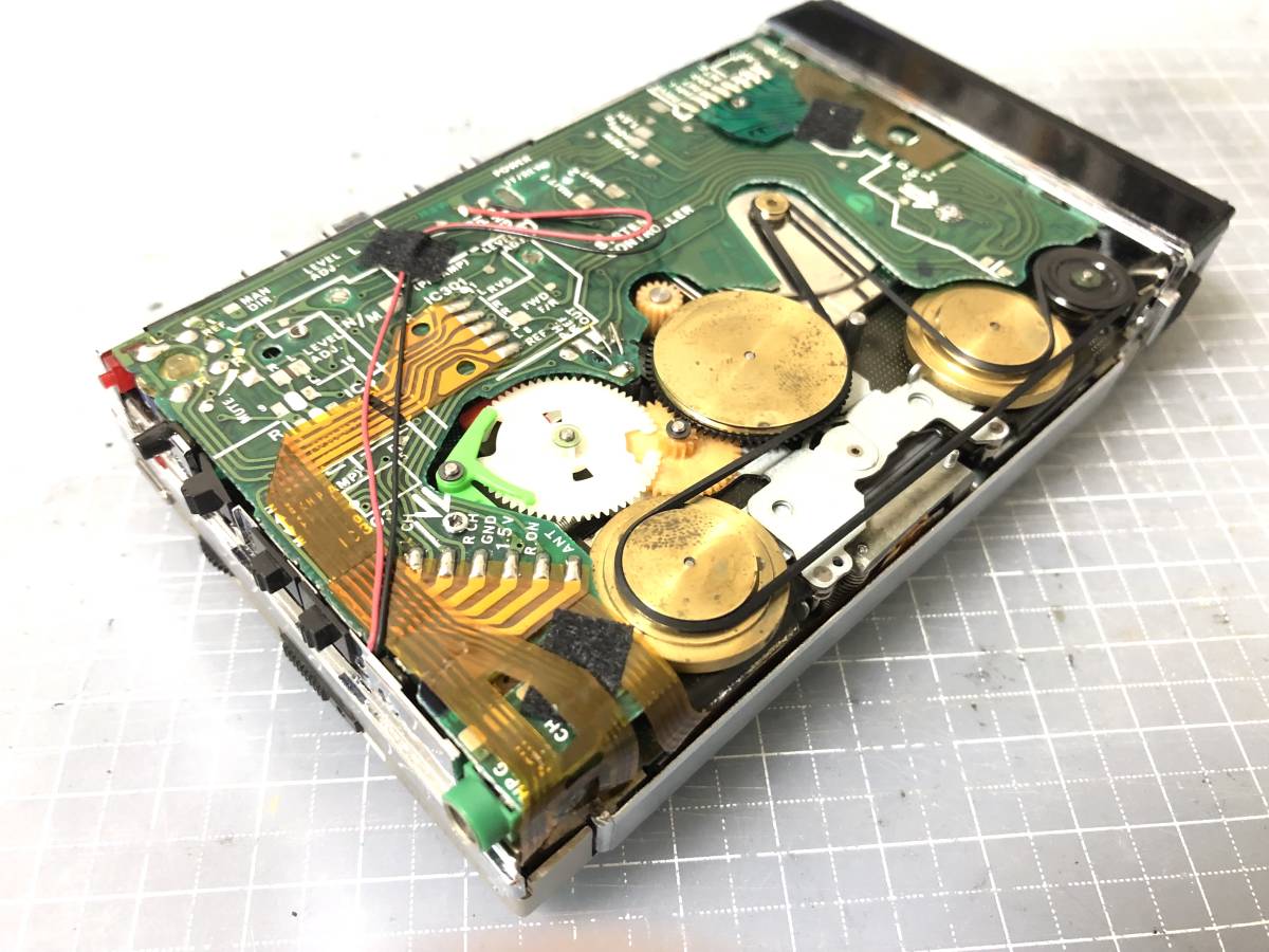 極上美品][美音][整備品] SONY ウォークマン WM-F101 電池ボックス