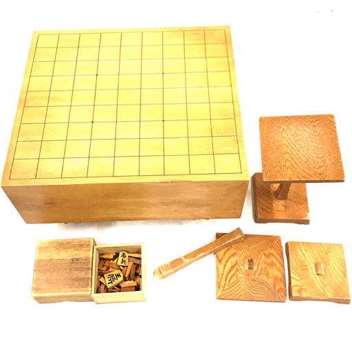 将棋盤 脚付き へそ有り 厚さ13cm 高さ約22.5cm 盤上
