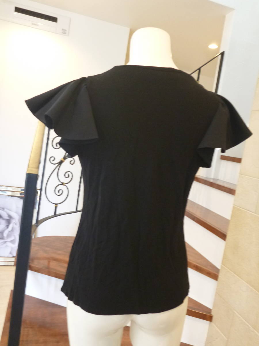 美品 TO BE CHIC トゥービーシック☆黒 リボン 肩フリル 半袖 