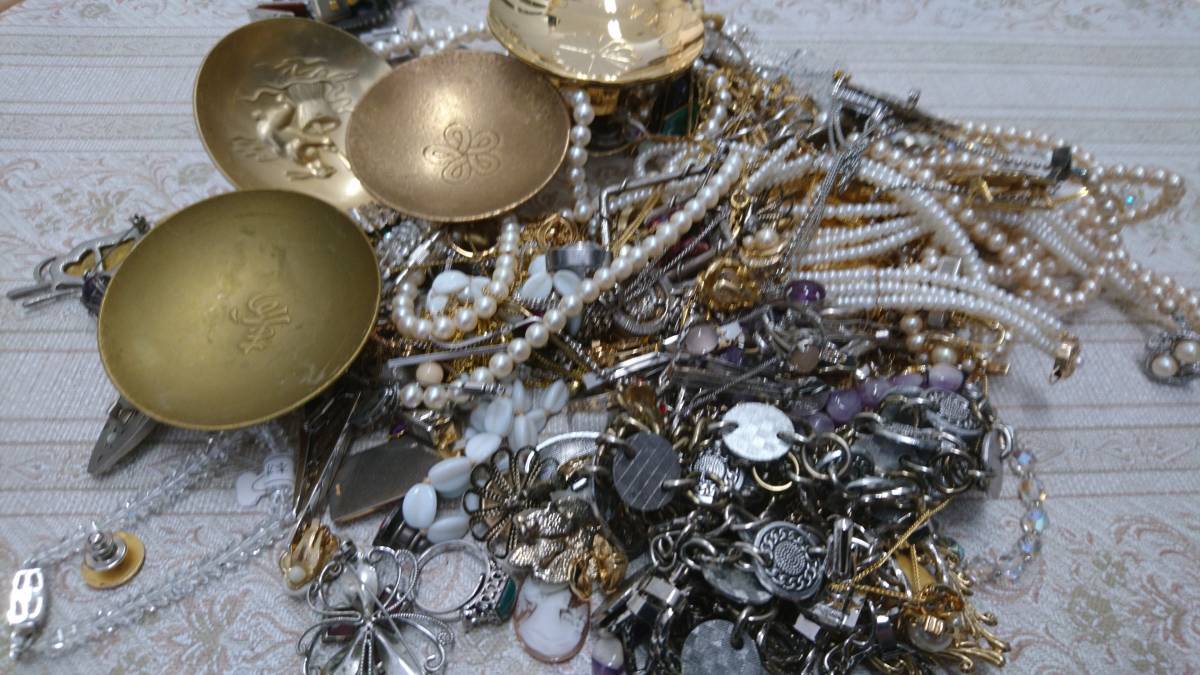 522-1397】アクセサリーおまとめ 大量 アクセサリー - まとめ メッキ 