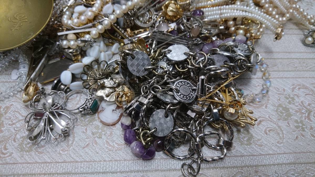 522-1397】アクセサリーおまとめ 大量 アクセサリー - まとめ メッキ 