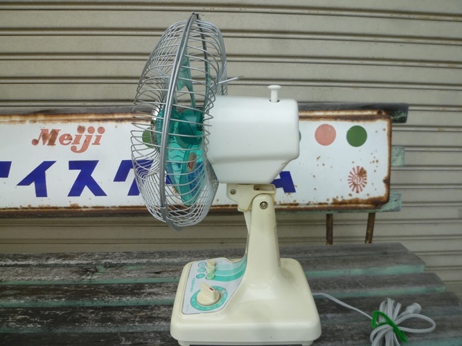 昭和レトロ TOSHIBA F-113G 東芝扇風機 4枚羽 作動品(扇風機)｜売買