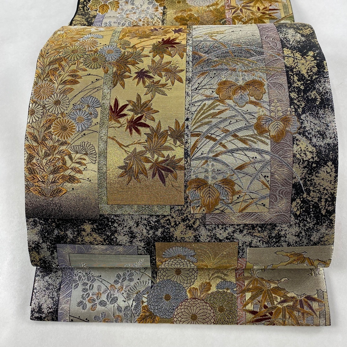 新作入荷，正規品 袋帯 秀品 短冊秋草蒔絵文 金銀糸 箔 黒 六通 正絹(仕立て上がり)｜売買されたオークション情報、yahooの商品情報をアーカイブ公開 - オークファン 仕立て上がり