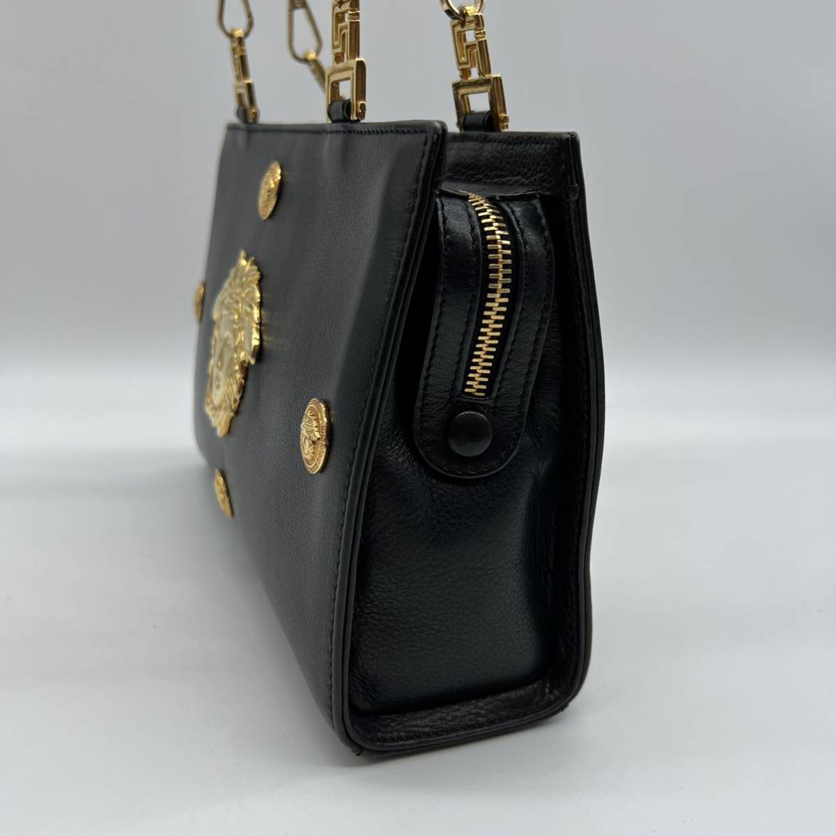 ジャンニヴェルサーチ　セカンドバッグ　　 超稀品》GIANNI VERSACE ジャンニヴェルサーチ メデューサ レザー