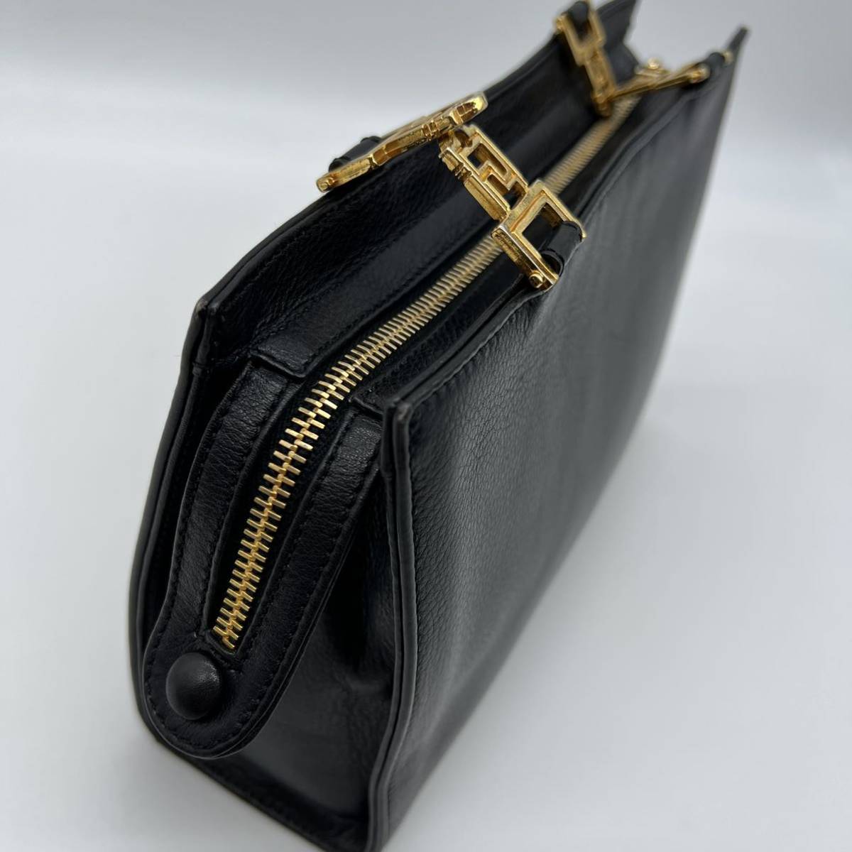 ジャンニヴェルサーチ　セカンドバッグ　　 GIANNI VERSACE クラッチバッグ セカンドバッグ 黒 レザー 【公式通販】