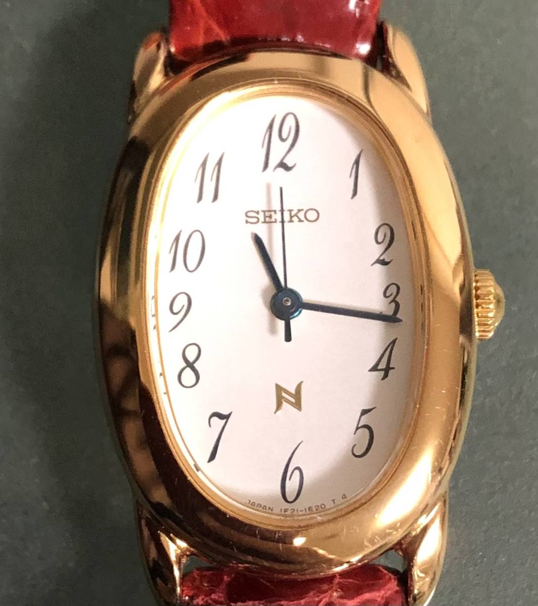 稼動品 Seiko セイコー 腕時計 Noie 1f21 5870 レディース 革ベルト 赤 白 クオーツ 電池交換済 箱 説明書付属 その他 売買されたオークション情報 Yahooの商品情報をアーカイブ公開 オークファン Aucfan Com