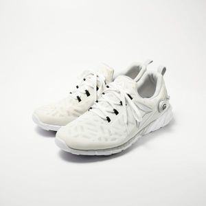 リーボック Zポンプの値段と価格推移は？｜13件の売買情報を集計したリーボック Zポンプの価格や価値の推移データを公開