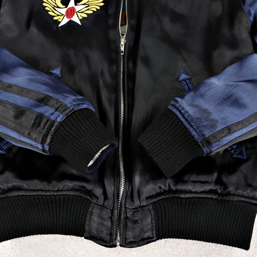 相場価格￥37,000- 美品 AVIREX アヴィレックス 6112012 豪華刺繍  