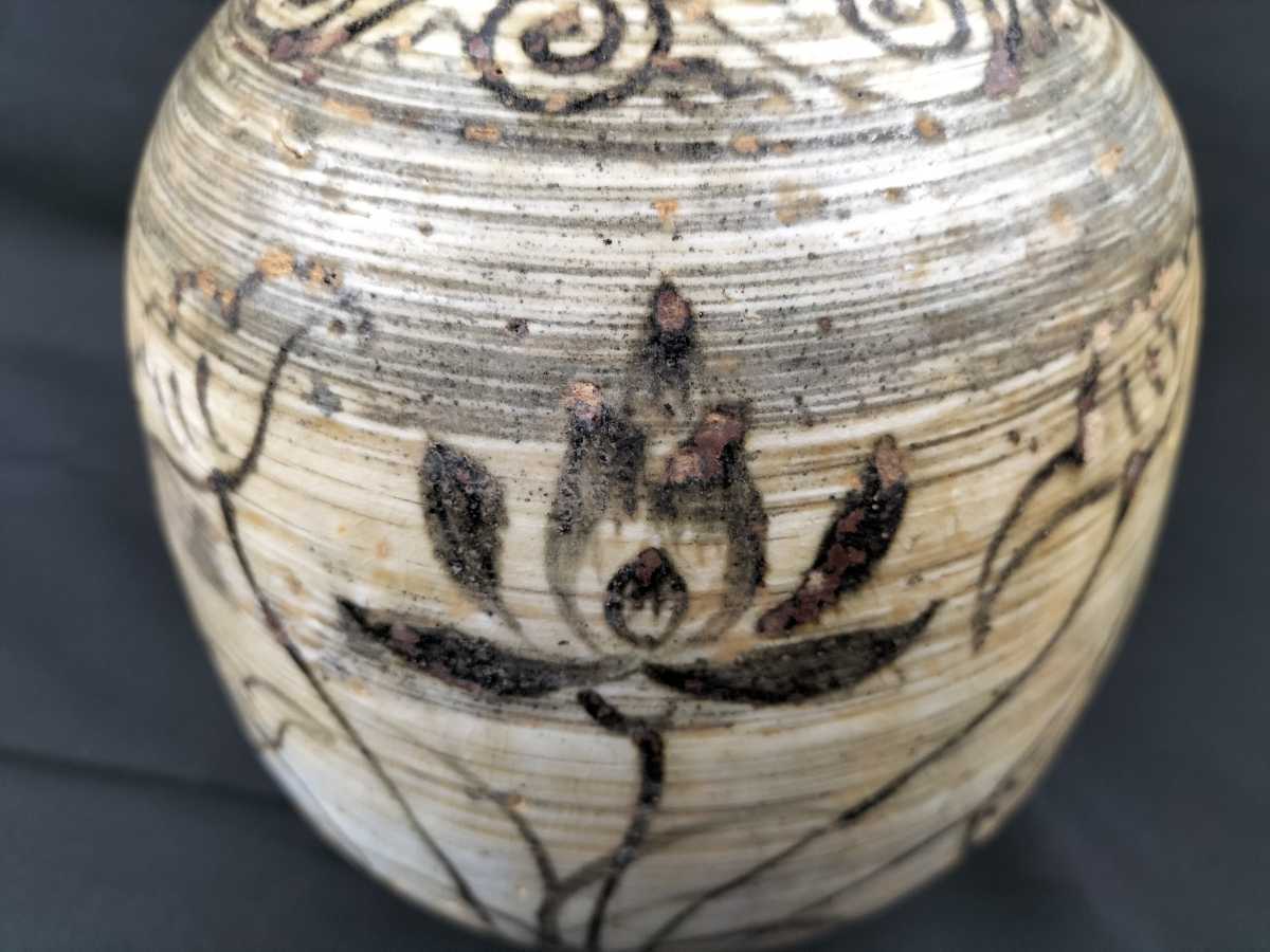 H166 中国古玩 宋時代 磁州 蓮花文 白磁 鉄絵 花瓶 中国美術 古美術品